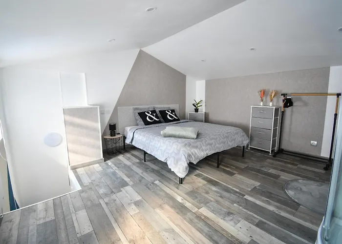 Apartment Republique Le Nid Douillet