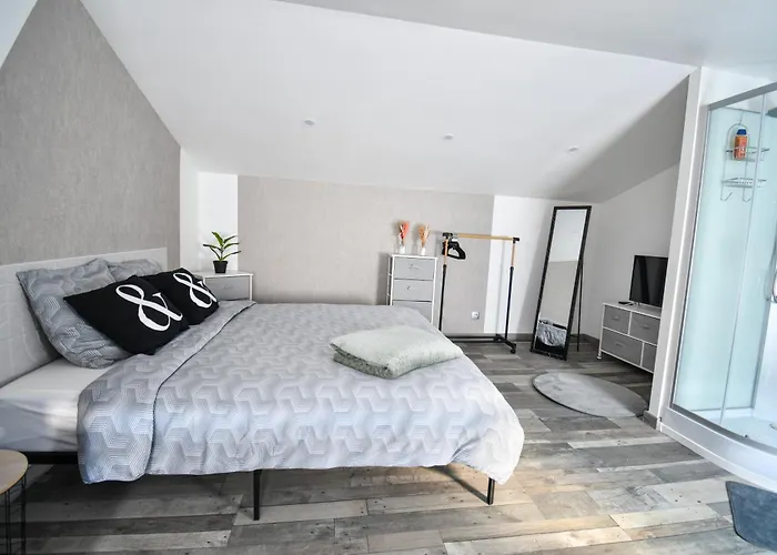 Lägenhet Republique Le Nid Douillet